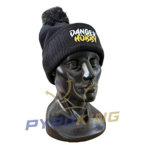 czapka DANGER HOBBY z pomponem czapka DANGER HOBBY z pomponem