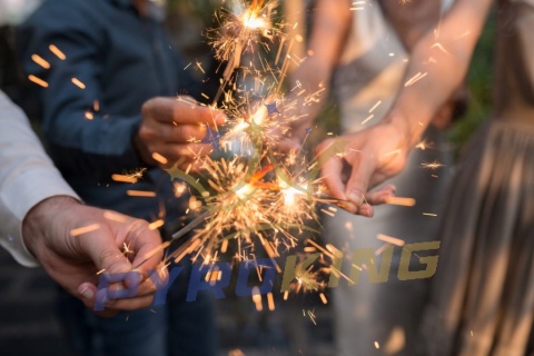 PXG110P PARTY ZIMNE OGNIE 70CM 6SZT PIROMAX